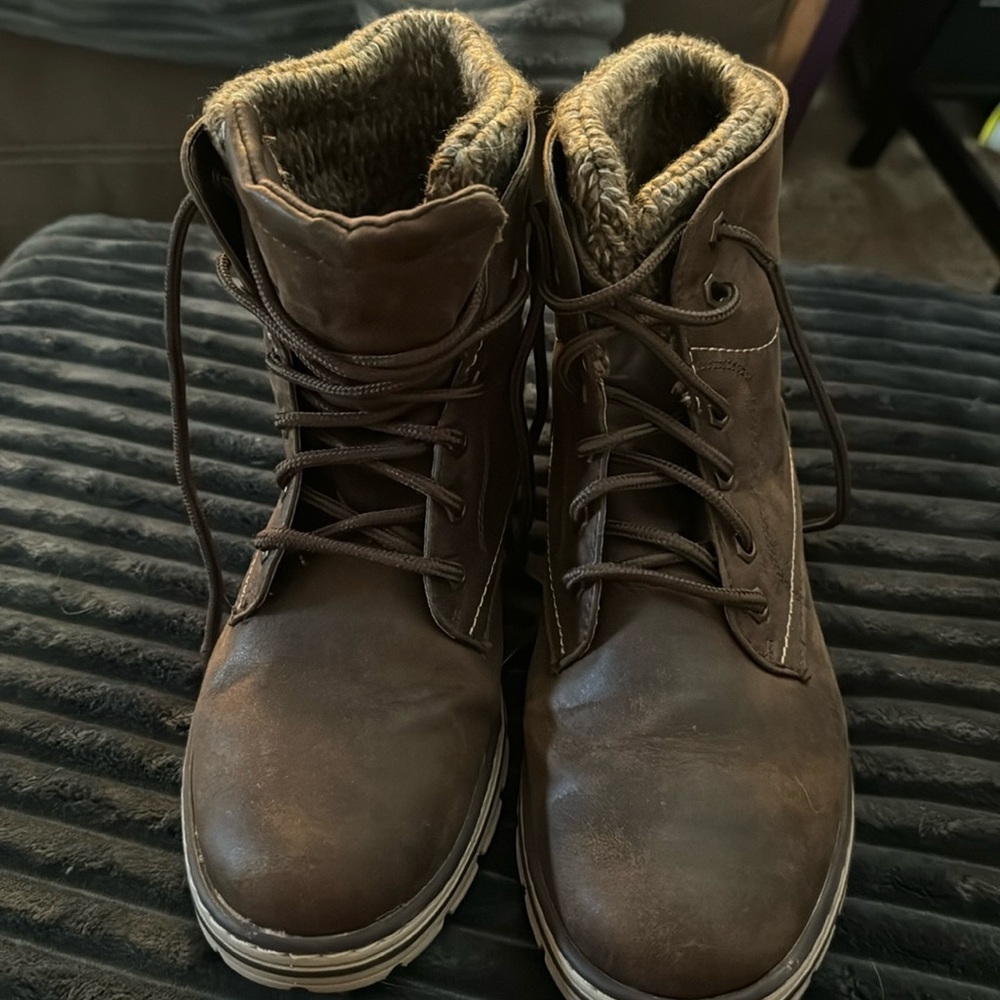 9M Cliff’s by White Mountain. Dark Brown Boots. EUC